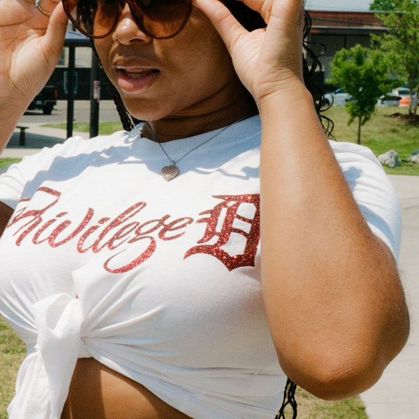 CLASSIC CREWNECK T-SHIRT